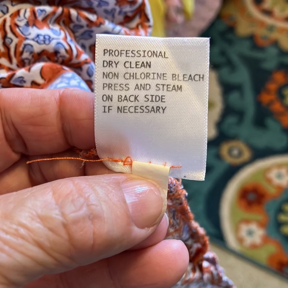 Airy sleeveless blouse - Picture 4 of 4